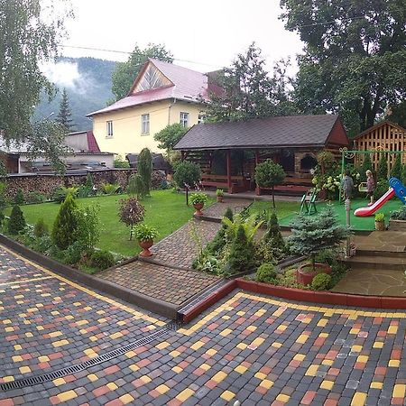Guest House Shafran Iaremcea Exterior foto