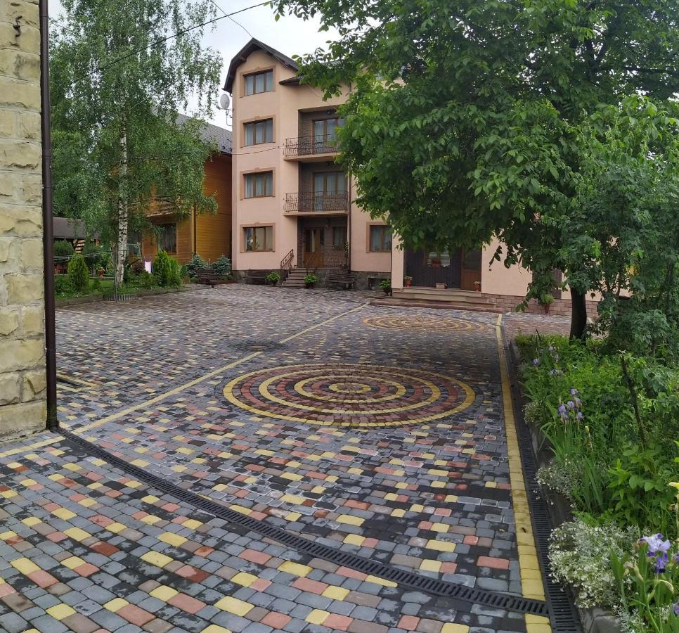 Guest House Shafran Iaremcea Exterior foto
