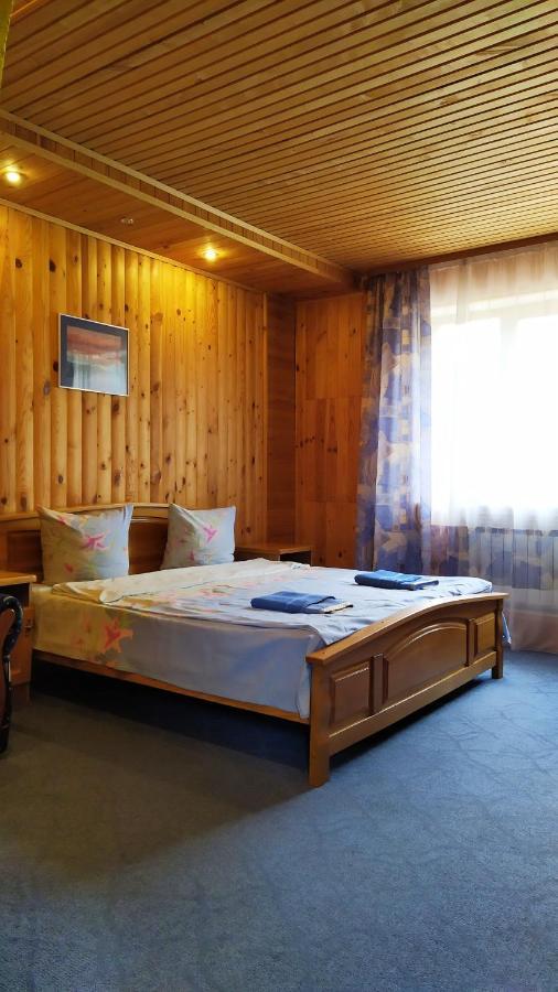 Guest House Shafran Iaremcea Exterior foto