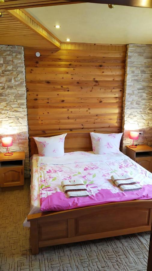 Guest House Shafran Iaremcea Exterior foto