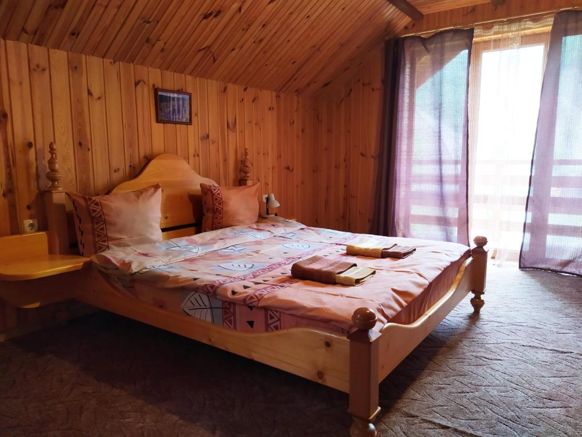Guest House Shafran Iaremcea Exterior foto