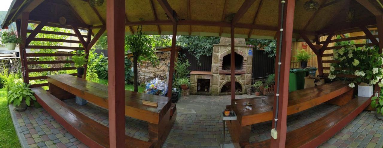 Guest House Shafran Iaremcea Exterior foto
